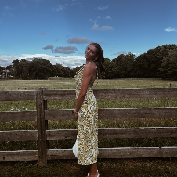 Meet your Posher, Nikki - Picture 2 of 2